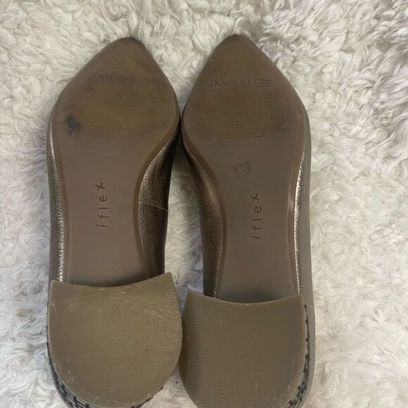 Anne Klein metallic taupe leather slip on shoes 1.5” Block heels SZ8.5M - Picture 11 of 13